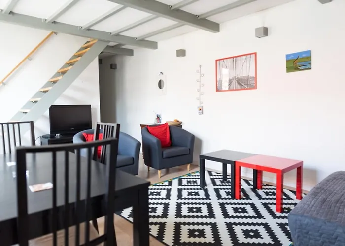 Nice Apt Near Champ De Mars דירה *